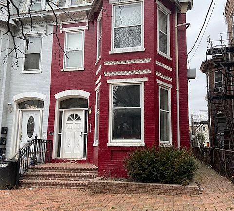 2nd image of 1007 N Madison St APT C