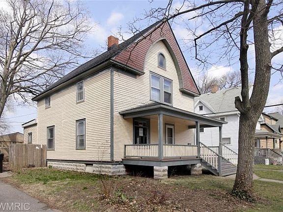 2nd image of 1418 Race St
