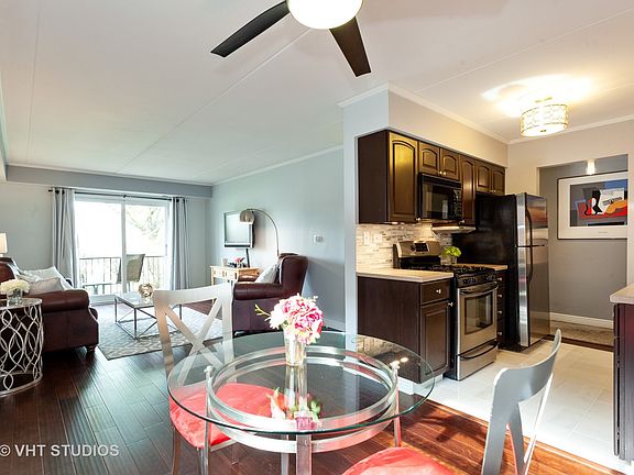 5th image of 180 E Park Ave APT 1D