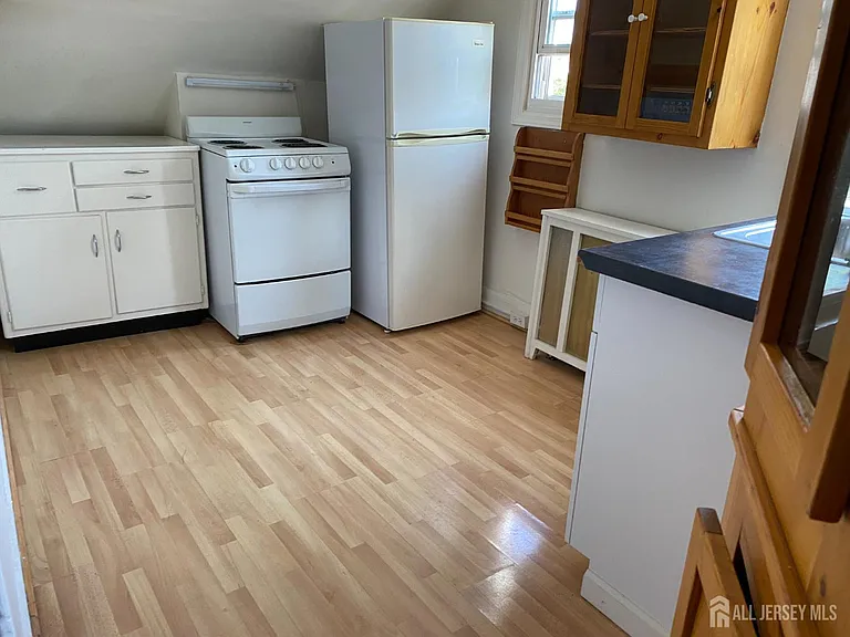 74 Raritan Ave #3 — Photo 6