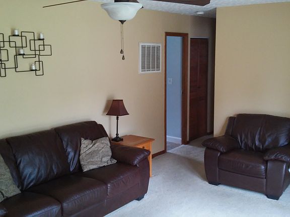 4th image of 84 Crown Hill Ct