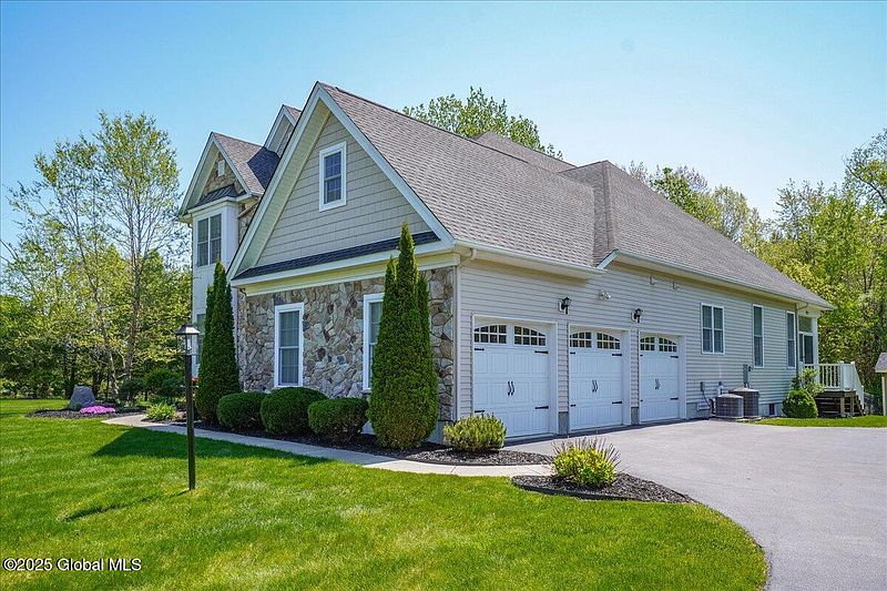 4th image of 71 Stone Crest Drive