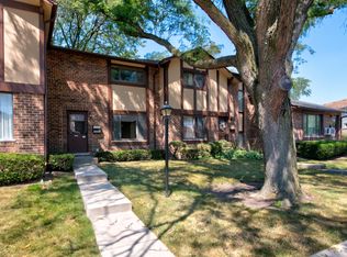 1S126 Radford Ln, Villa Park, IL 60181