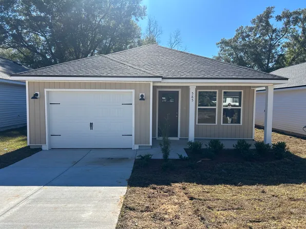 585 Brock Ave, Crestview, FL 32539