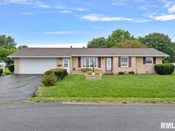 311 S Locust St, Stonington, IL 62567