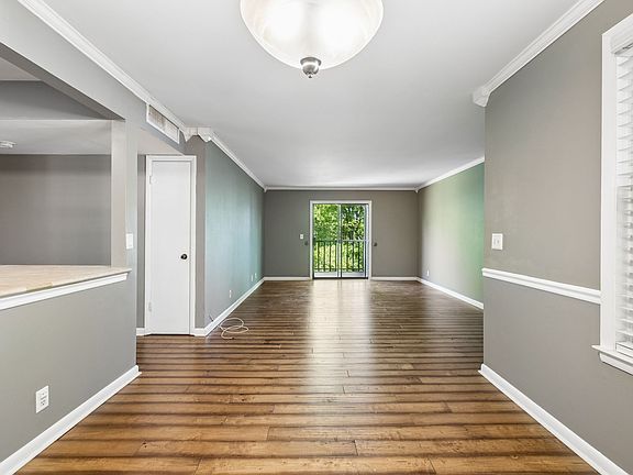 2nd image of 555 N Dupont Ave #D-92