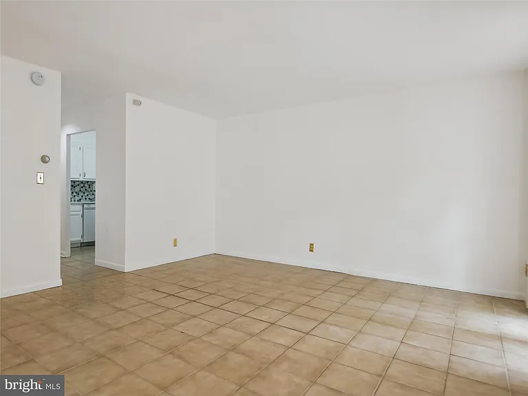 56 G St SW #B — Photo 9