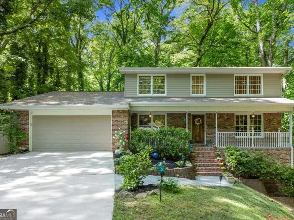 3025 Mountain Creek Ct NE, Roswell, GA 30075