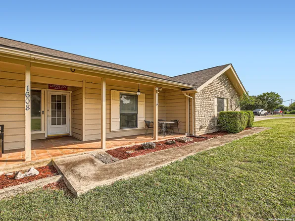 1608 Kings Ranch Road, Bandera, TX 78003