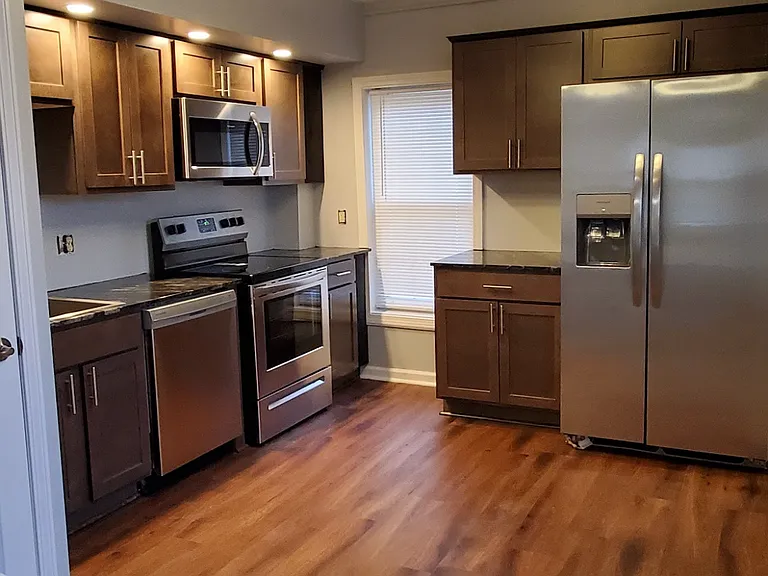 3836 Center St — Photo 1