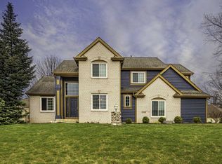 1109 Woodland Xing, Fort Wayne, IN