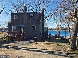 208 Harlem Rd, Pasadena, MD 21122