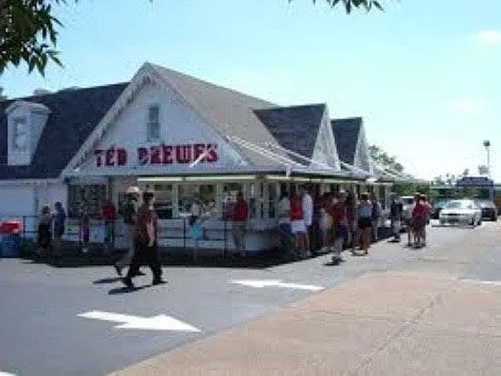 1 Block from World Famous Ted Drews