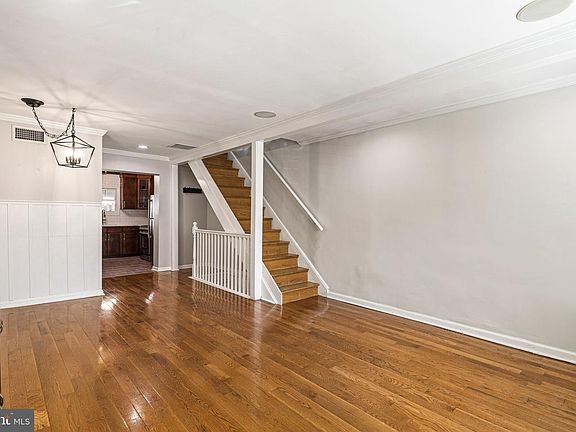4th image of 1812 S Camac St
