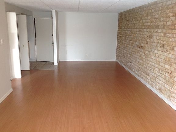5th image of 8100 W 87th St APT 1G