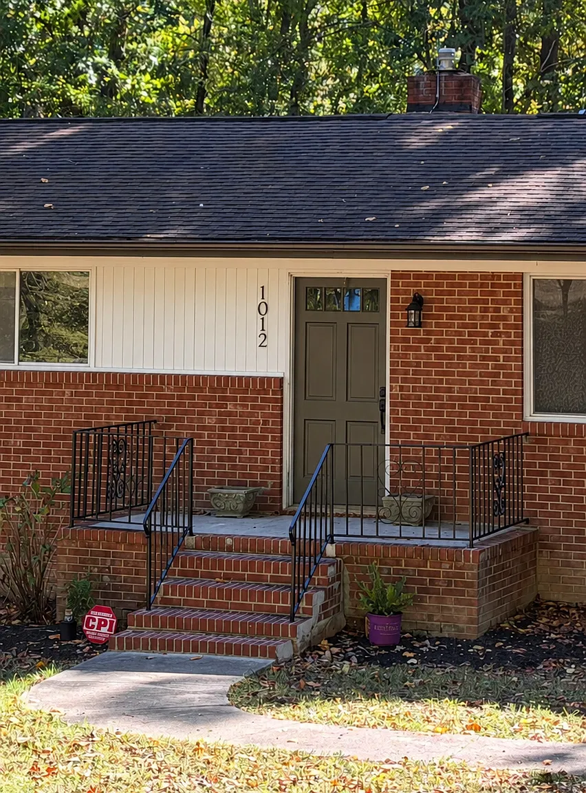 3 bed, 1.5 bath, 1600 sqft, $2,325 — Photo 1