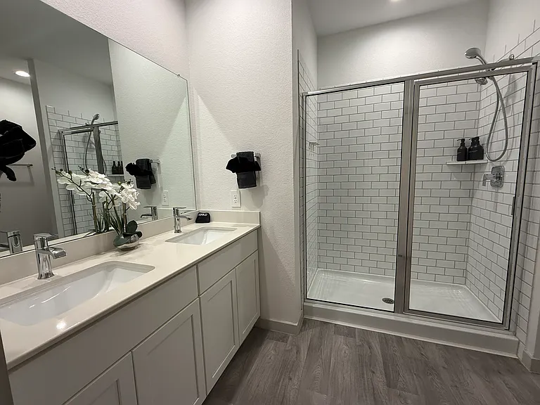 1815 Rolling Hill Ln — Photo 24
