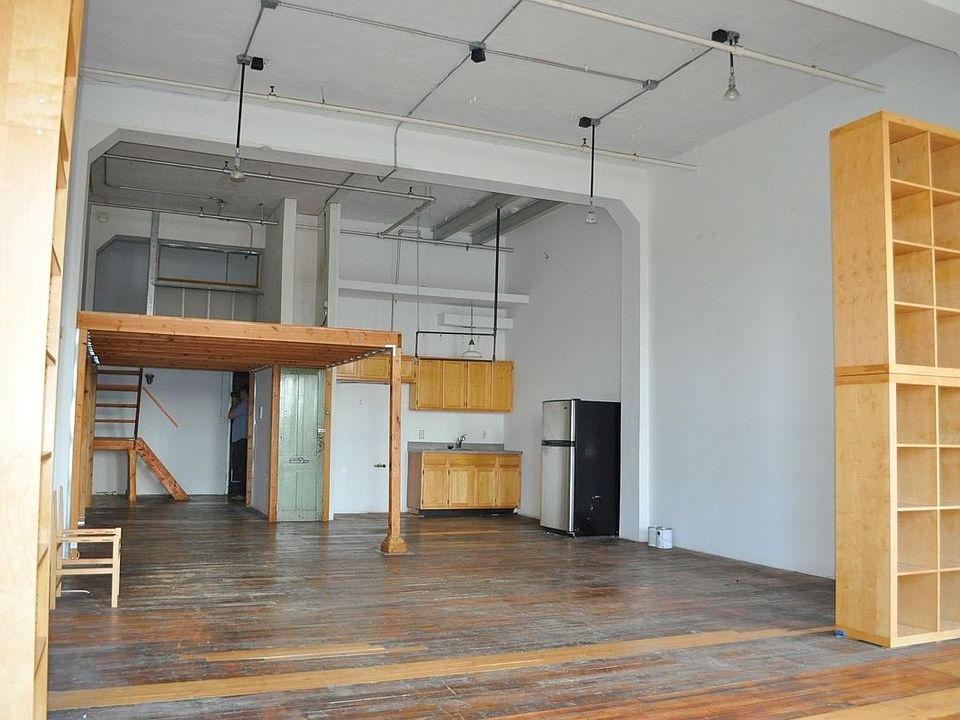 2nd image of 5 Delevan St APT 3G