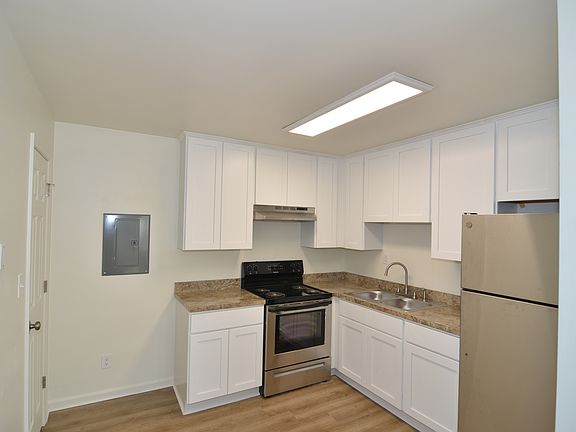 3rd image of 4661 S Cape Henry Ave Suite B