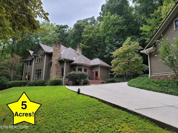 646 Hilltop Dr, Jacksboro, TN 37757