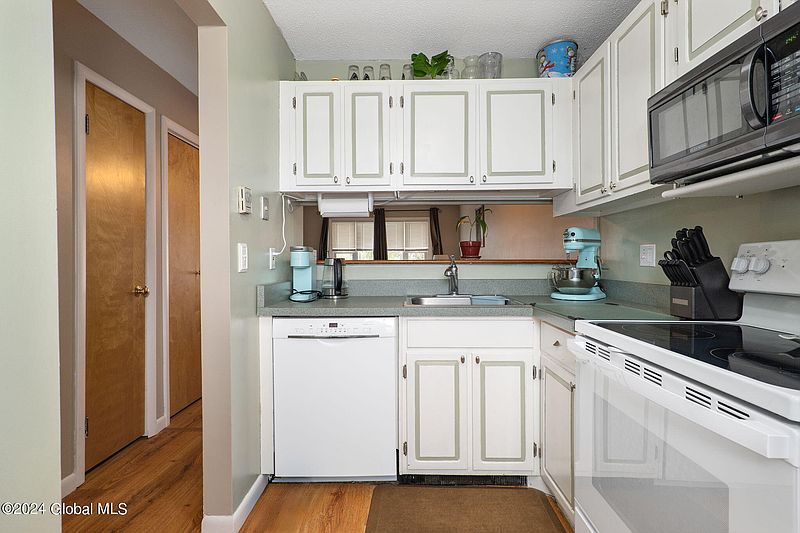 5th image of 205 Chatham Court