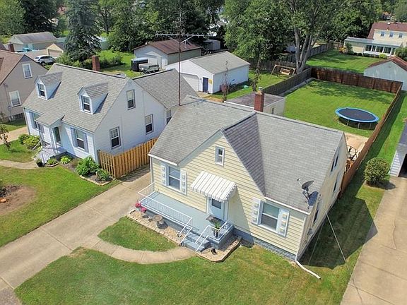 2nd image of 758 Meadowbrook Ave SE