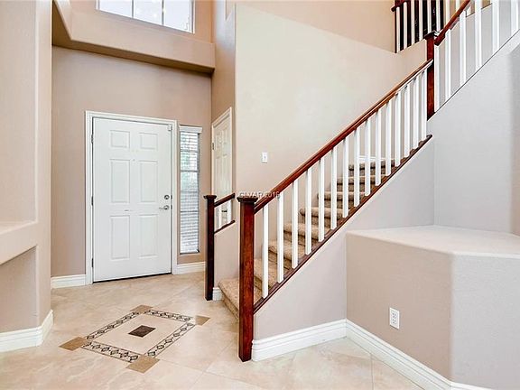 4th image of 9781 Floweret Ave