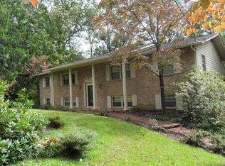 19 Moore Ln, Oak Ridge, TN 37830