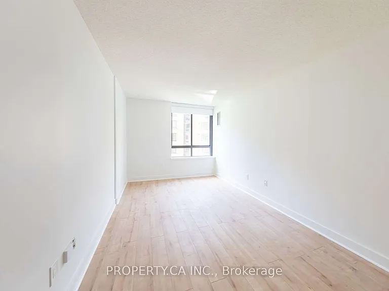 280 Simcoe St #705A — Photo 25