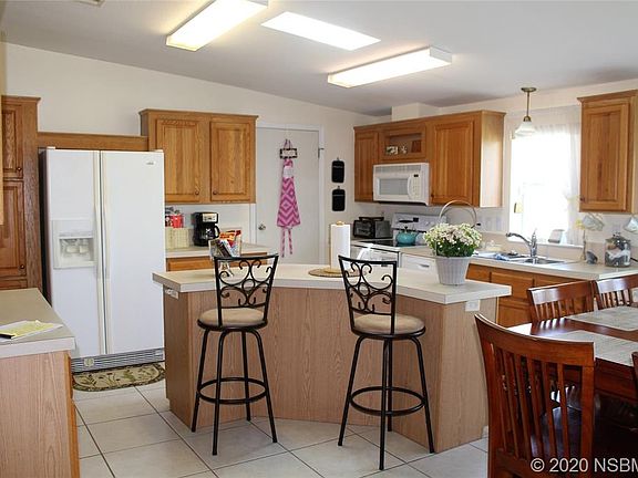 3rd image of 463 Sioux Blvd