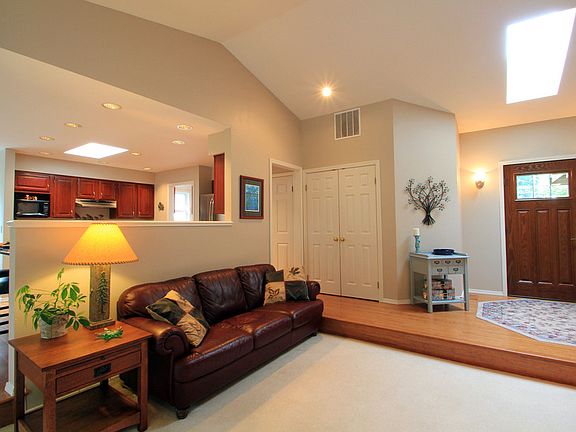 5th image of 5005 66th Avenue Ct W