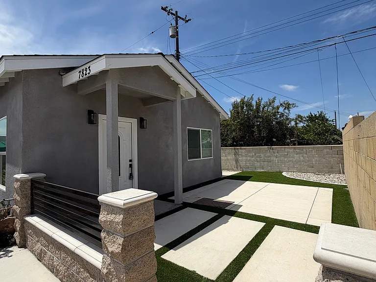 7823 Santa Monica Ave — Photo 3