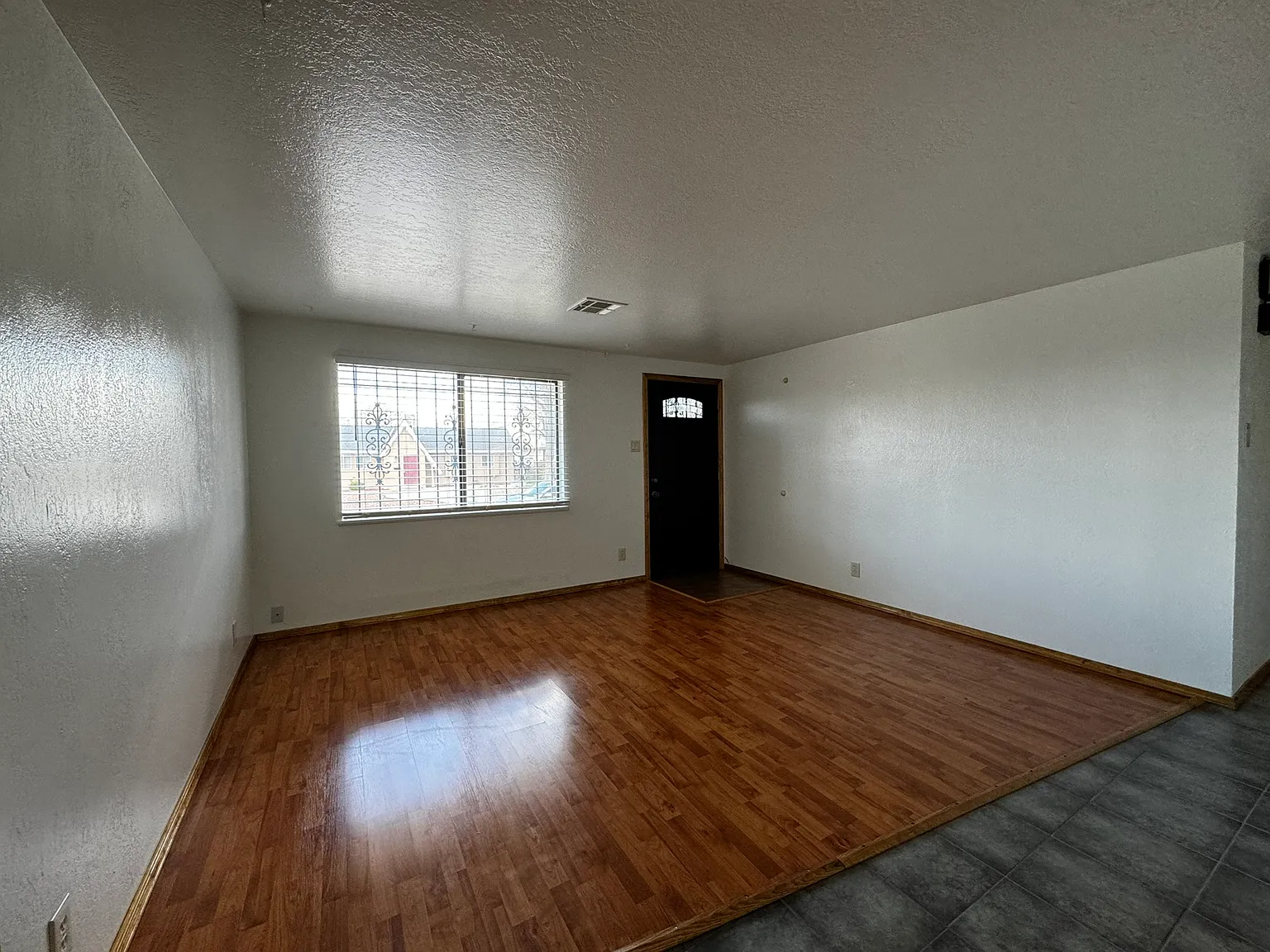 908 Faye Place Northeast - 1 — Photo 4
