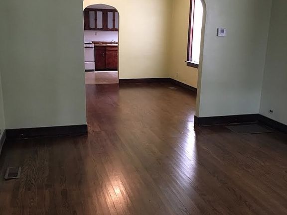 3rd image of 2404 White Oak Ave APT 1
