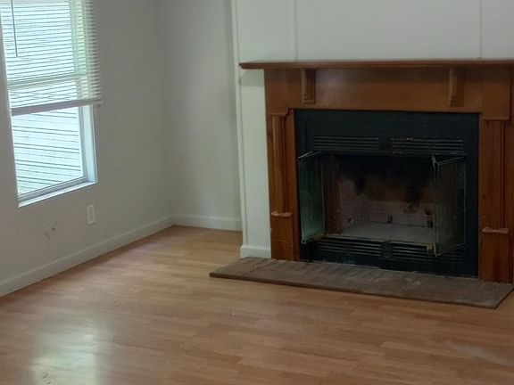 5th image of 230 Shenandoah Dr