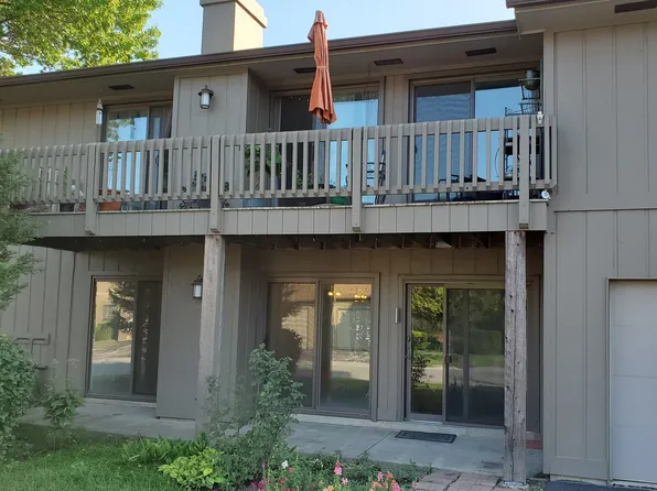 29W384 Emerald Green Dr #31-A, Warrenville, IL 60555