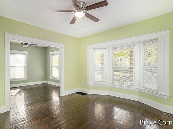 4th image of 1022 Pine Ave NW