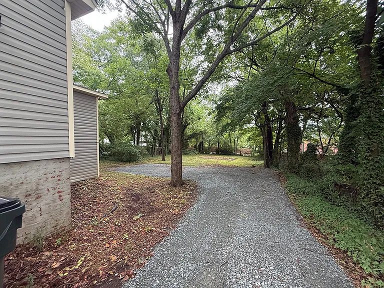 413 Everett St — Photo 20