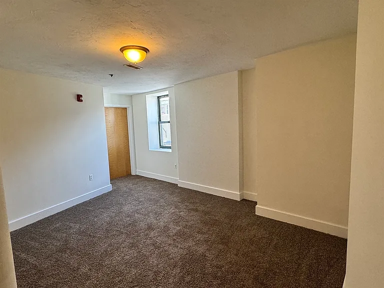 12 Crane St #11 — Photo 6
