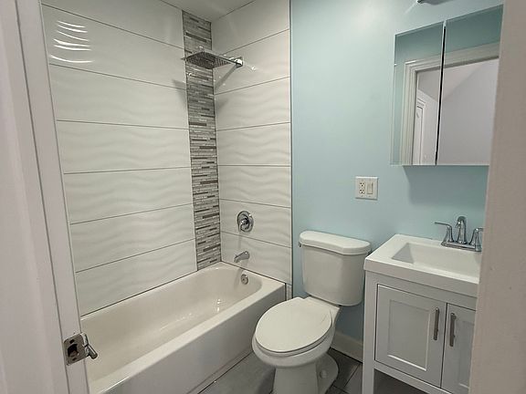 5th image of 1922 N Kildare Ave #2