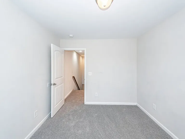 484 Truman Dr — Photo 68