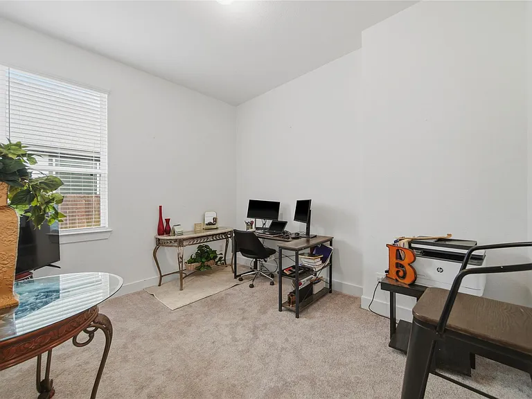 4512 Bartagrass Dr — Photo 15