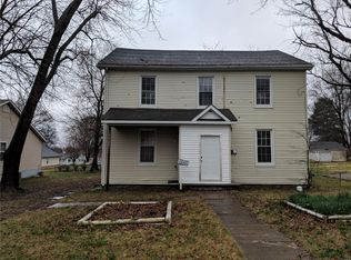 516 W Dee St, Lebanon, IL 62254