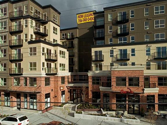 5th image of 424 Yale Ave N #716
