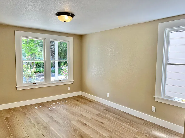 1214 E St #1/2 — Photo 27