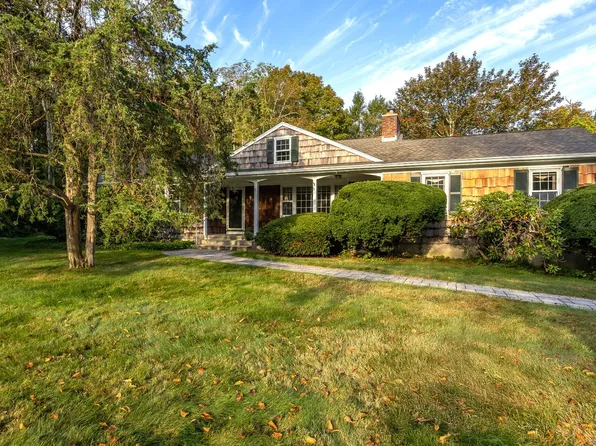 12 North Humiston Drive, Bethany, CT 06524