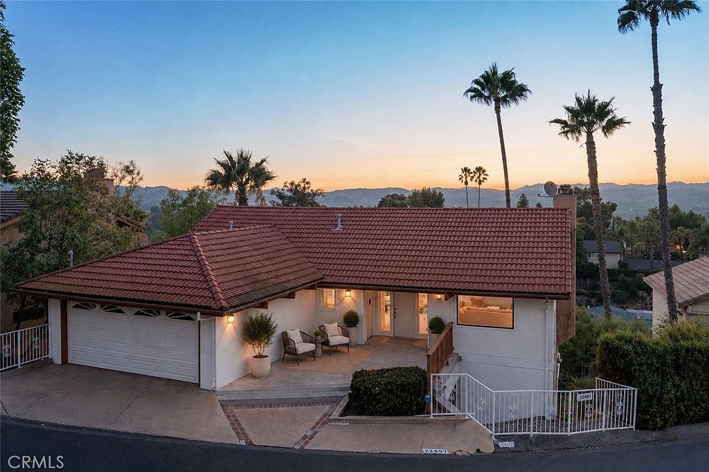 22497 Venido Rd, Woodland Hills — photo 1