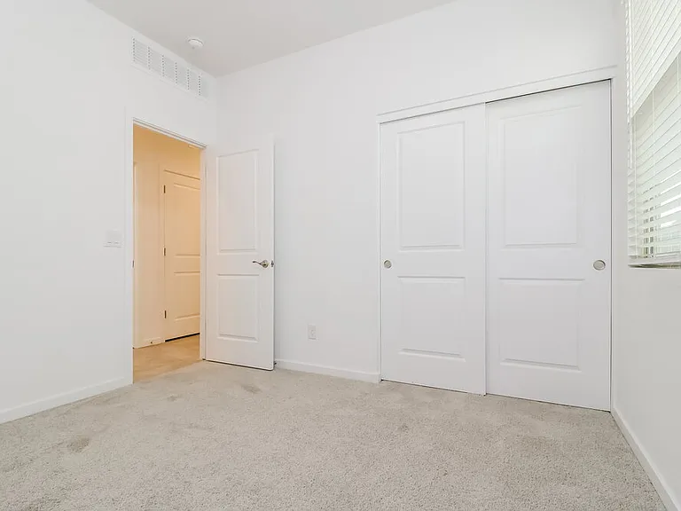 4904 S 107th Ln — Photo 13