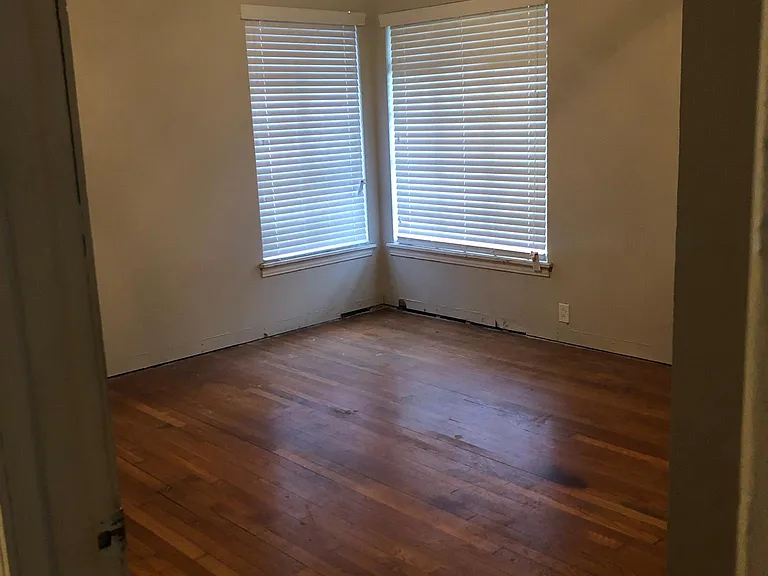435 Basswood Dr — Photo 3