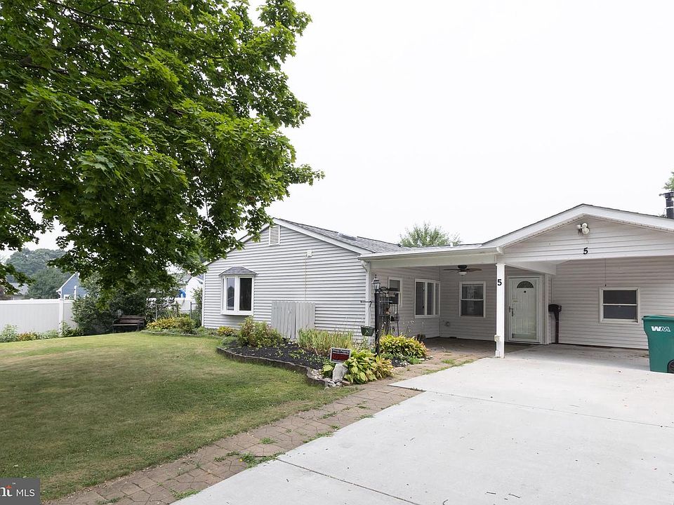 1st image of 5 Sweetbriar Ln